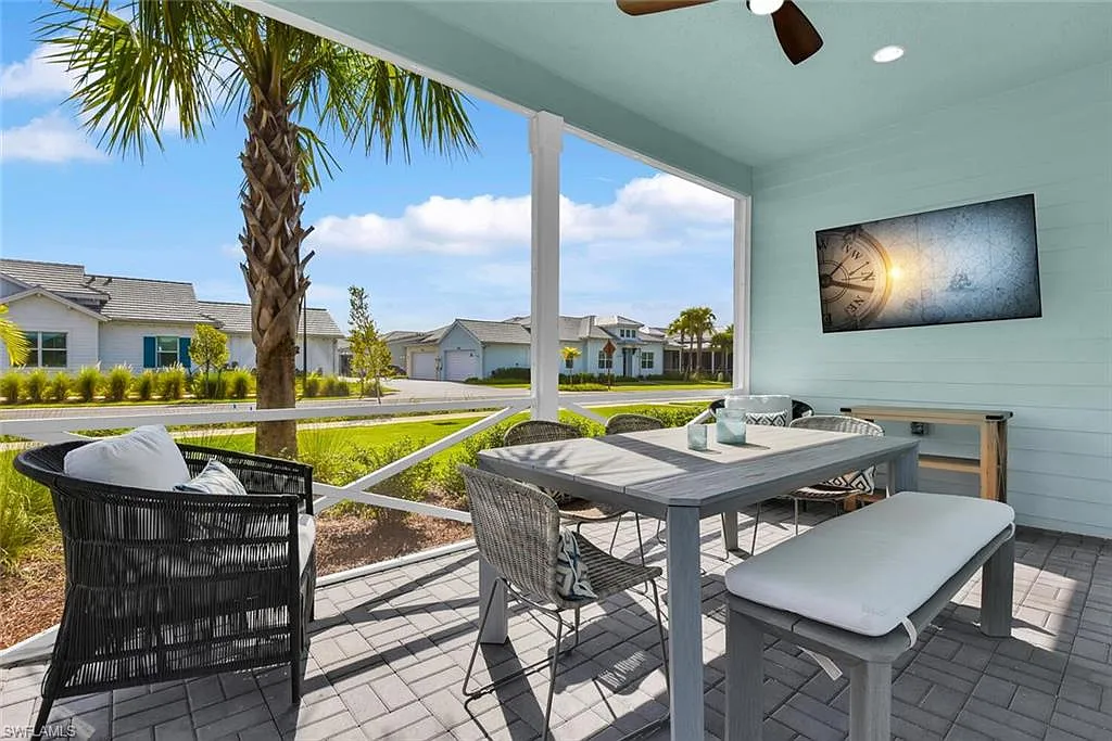 2 bed, 2.0 bath, 1387 sqft, $9,250 — Photo 2