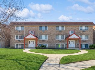 1120 W 18th St APT 1E, Broadview, IL 60155