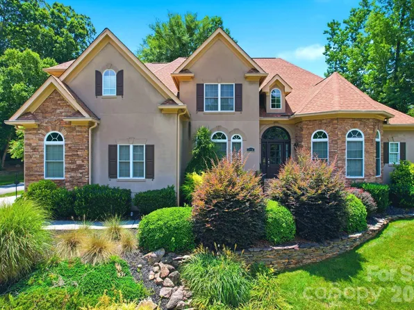 7778 Burning Ridge Dr, Stanley, NC 28164