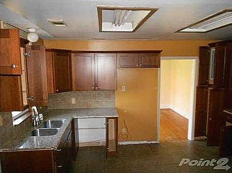 3rd image of 1920 E Lakeview Ave