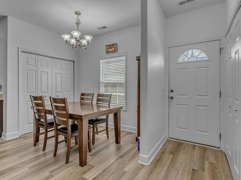 2045 Pinecrest Dr — Photo 3