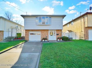 112 N Pine Ter, Staten Island, NY 10312