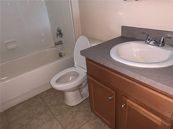 5th image of 631 Woods Landing Dr