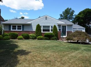 76 New Brook Ln, Springfield, NJ 07081