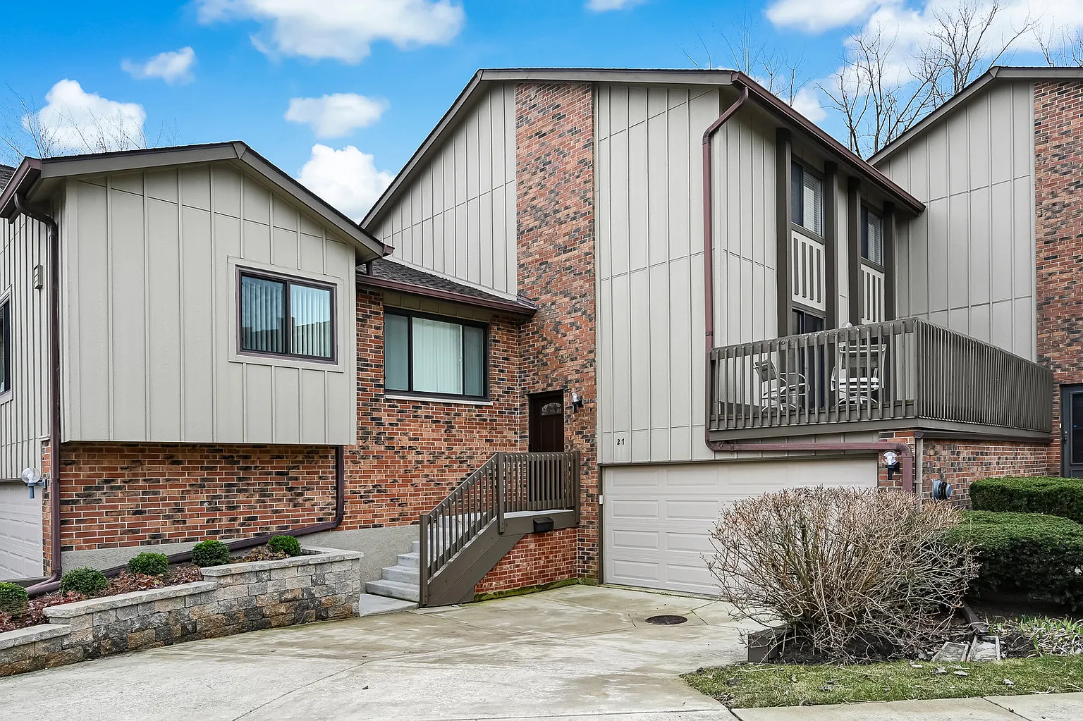 27 Windward Cir photo 1