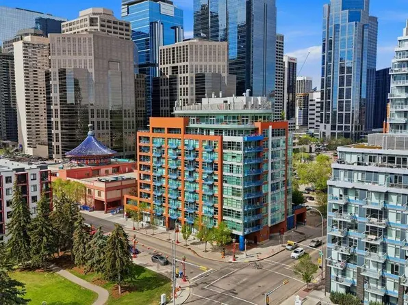 205 NE Riverfront Ave SW #606, Calgary, AB T2P 5K4