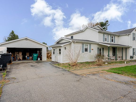 3rd image of 2402 Linda Rd
