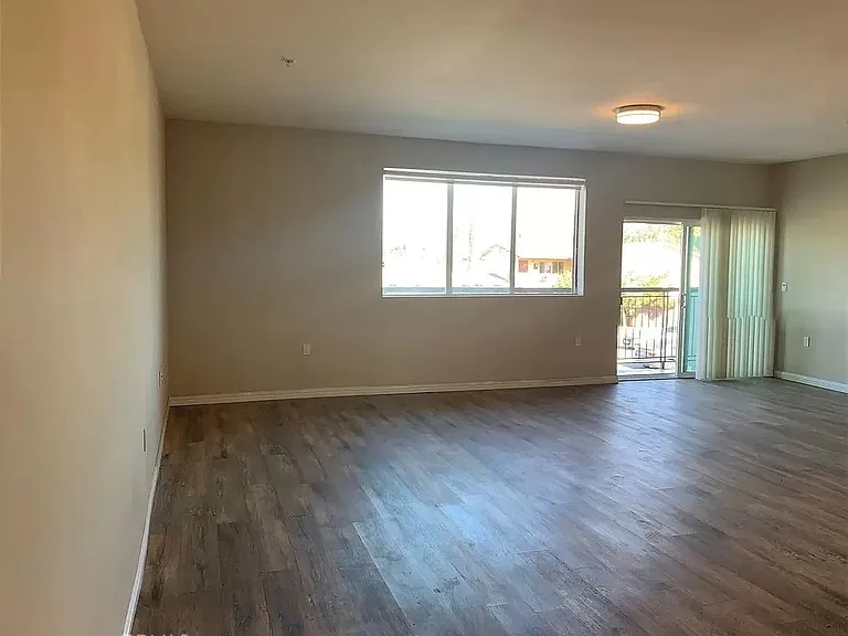 11442 Victory Blvd #403 — Photo 12