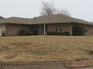719 Canary Ln, Enid, OK 73703