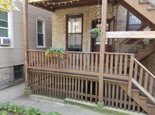 1244 W Nelson St #1F, Chicago, IL 60657