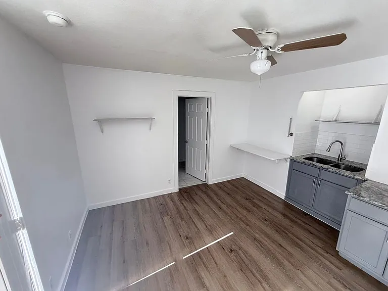 397 Wills Point St — Photo 8