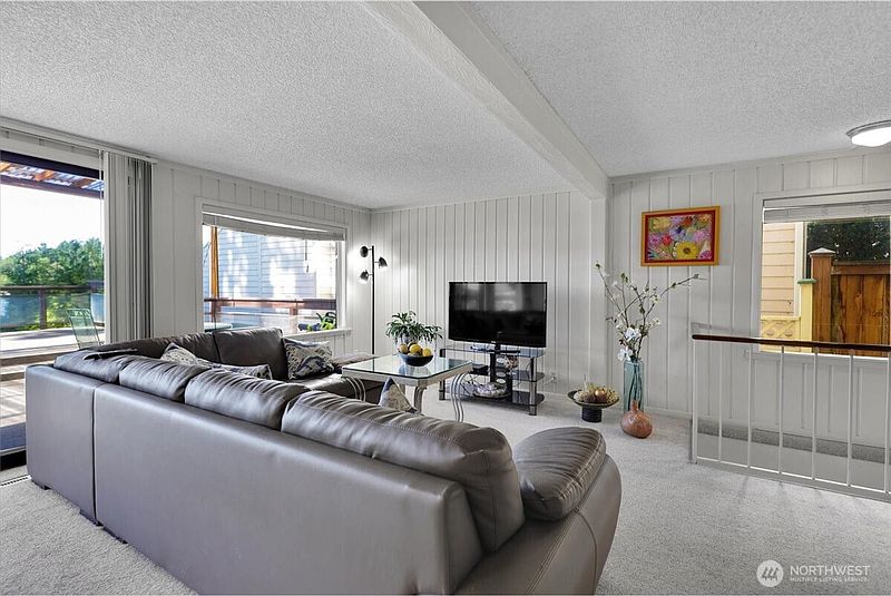 5th image of 15402 Rose Road SW