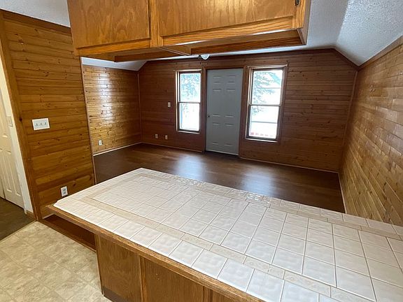 5th image of 217 N 25th Ave W #2