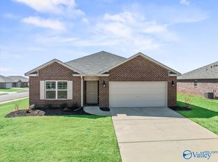 100 Oliver Ct, Hazel Green, AL 35750