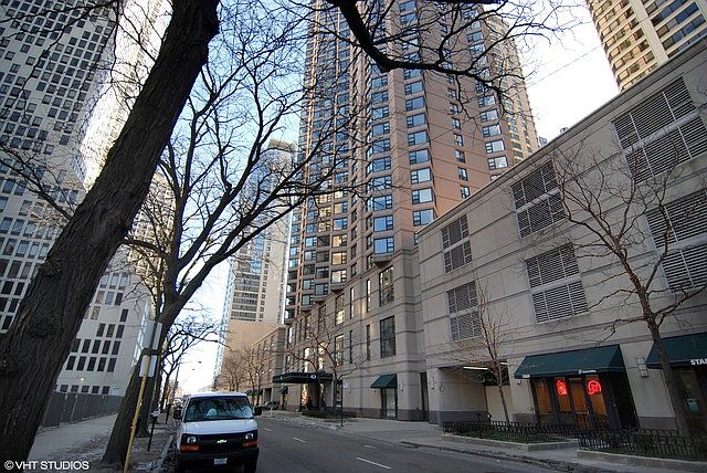 1st image of 401 E Ontario St APT 1806