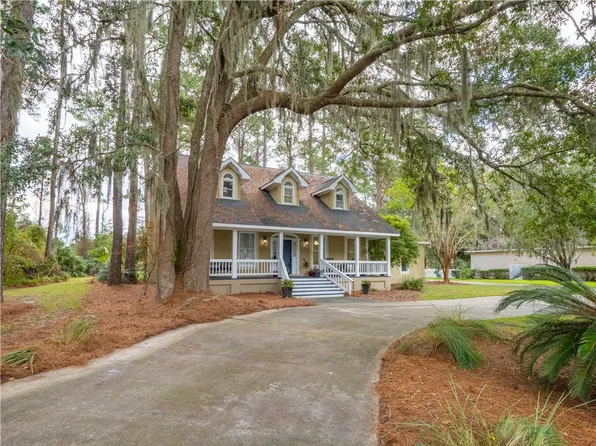 322 Oak Grove Island Dr, Brunswick, GA 31523