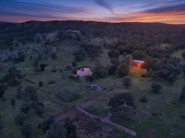 6180 Stonehedge Dr, Loma Rica, CA 95901