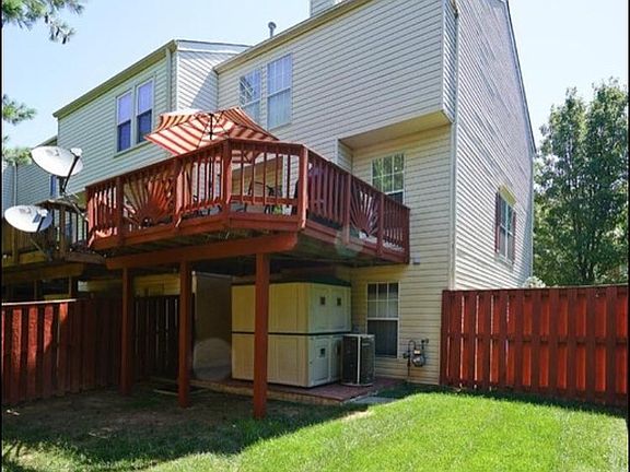 2nd image of 7420 Gadsby Sq