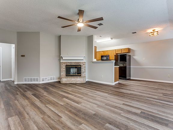 3rd image of 2417 Camden St