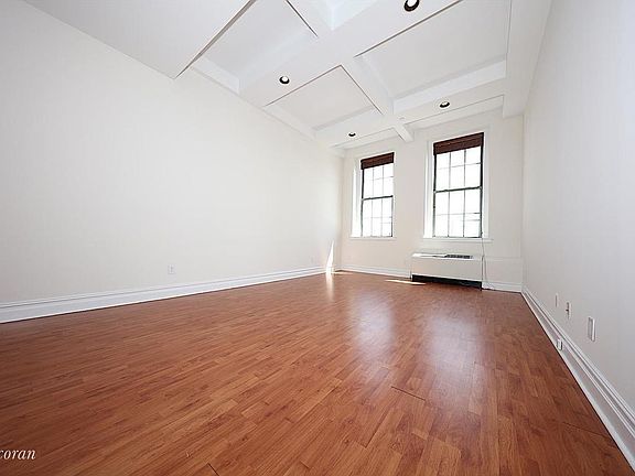 4th image of 45-02 Ditmars Blvd #538