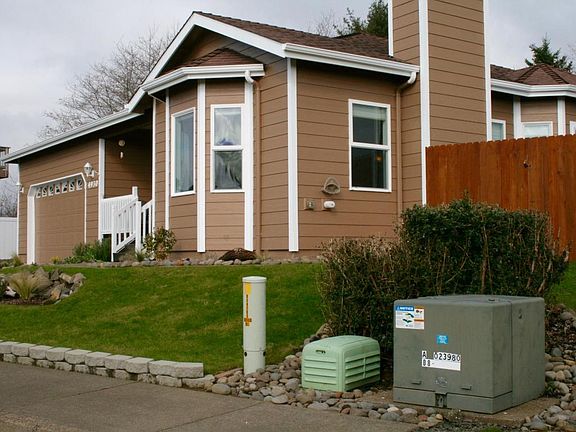 4th image of 4930 NE Voyage Ave