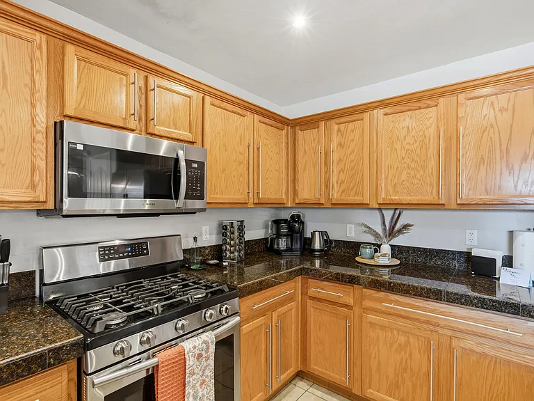 458 W Cedar Chase Dr — Photo 6