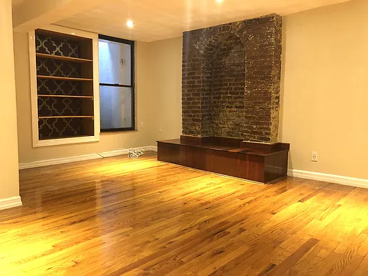 Rented by Meraki Realty LLC | media 33