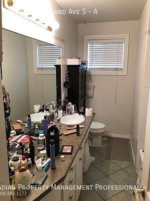 2nd image of 2808 Cumberland Ave S #A