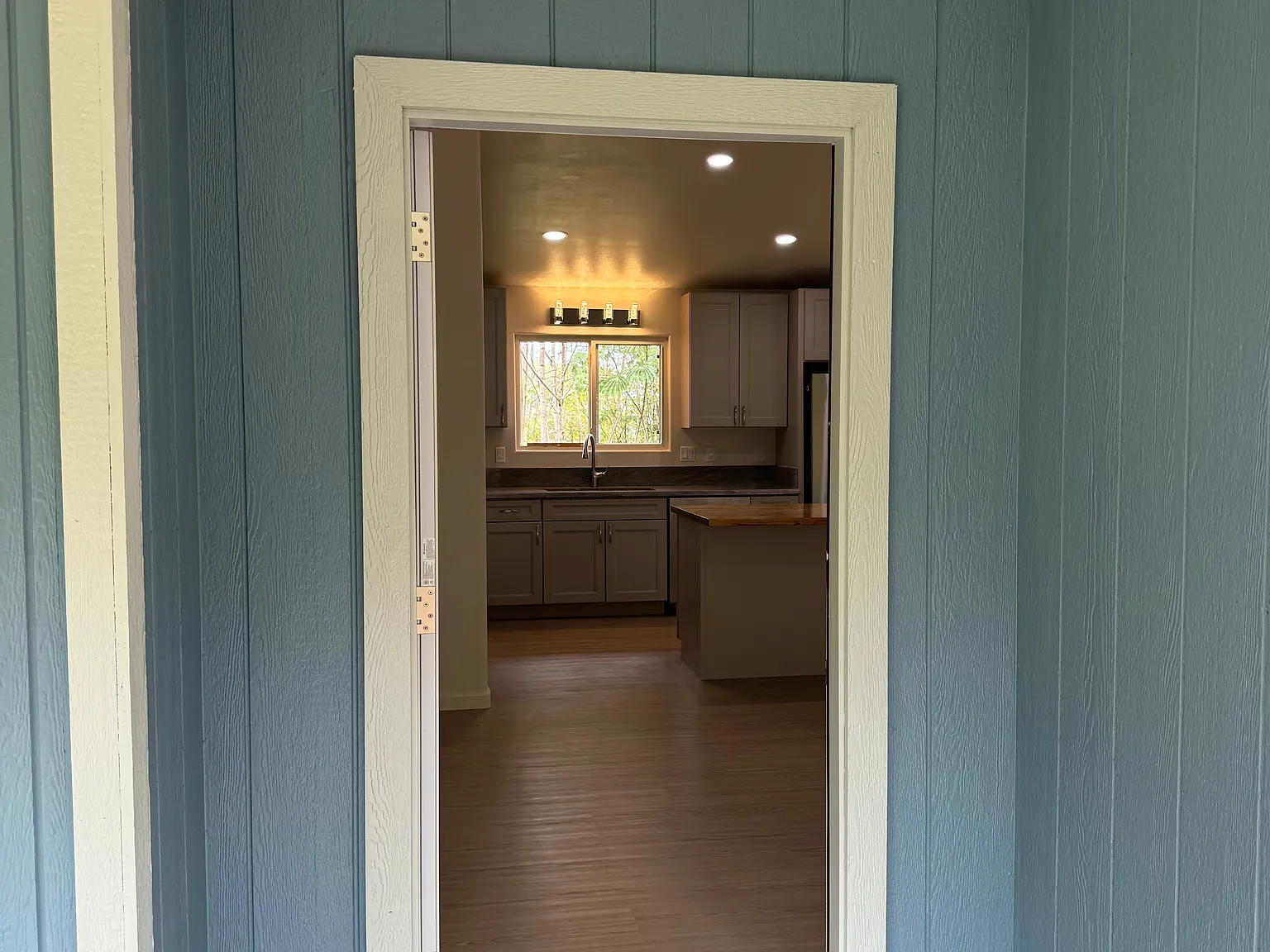 3 bed, 1202 sqft, $2,500 — Photo 4