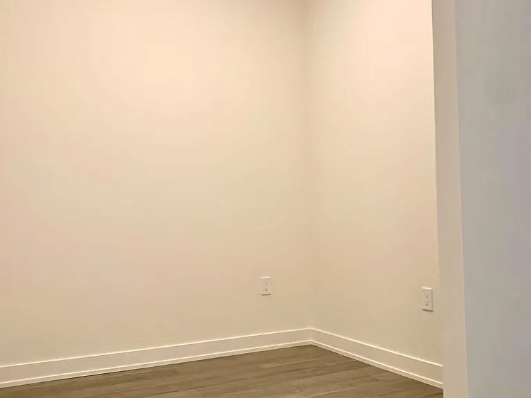 212 King William St #1116 — Photo 5