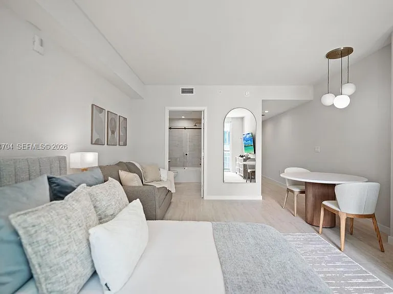 77 SE 5th St #1604 — Photo 4