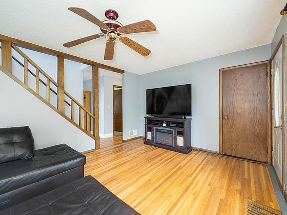 4th image of 4931 Oliver Ave N