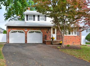 40-07 Marie Ct, Fair Lawn, NJ 07410