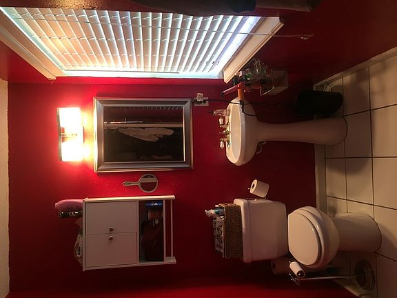 5th image of 341 Greenwood Dr