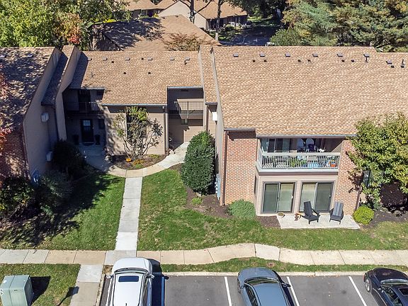2nd image of 20 Hancock Court