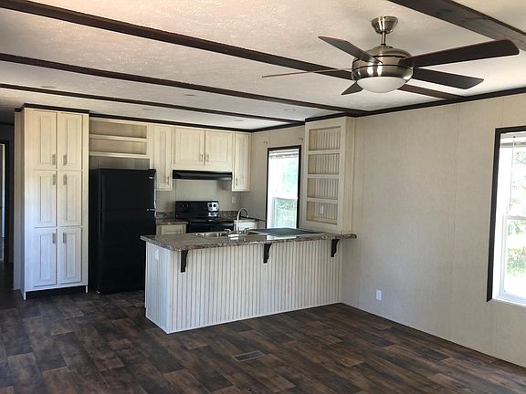 2nd image of 411 Antigua Dr