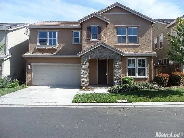 2531 Cottage Pointe Dr photo 1