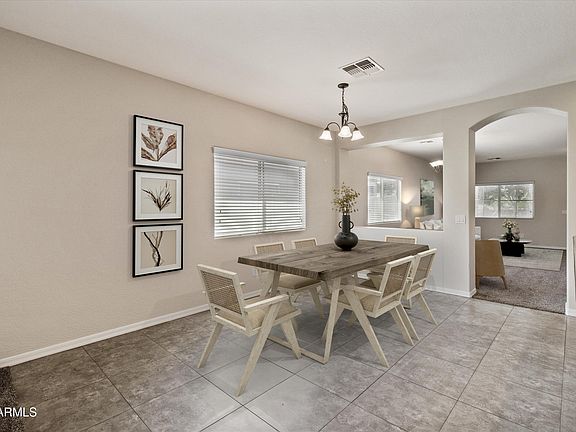 5th image of 838 W Basswood Avenue