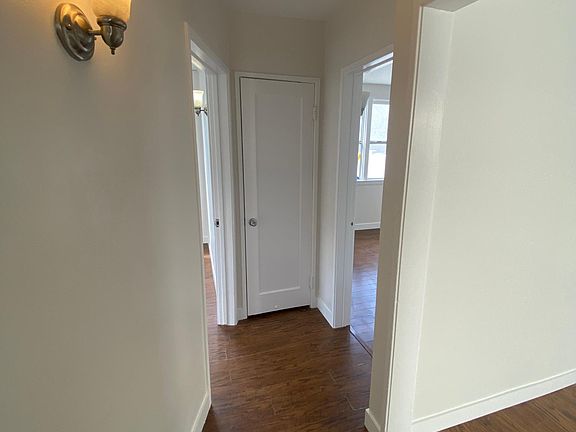 5th image of 2224 Cabrillo Ave APT C