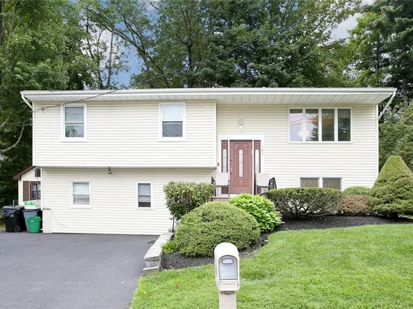 489 Viola Road, Spring Valley, NY 10977