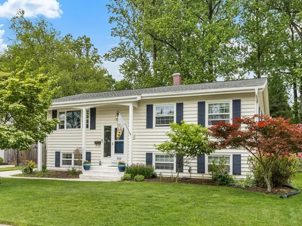 2112 Old Pine Rd, Lutherville Timonium, MD 21093