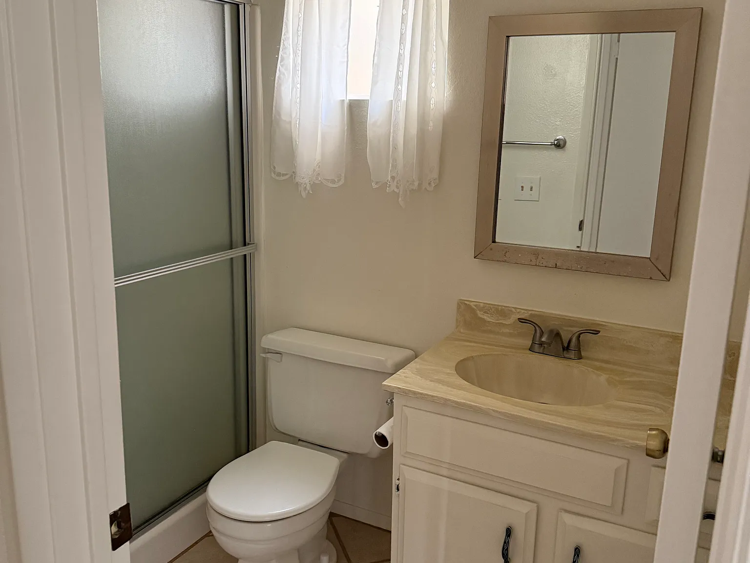 3 bed, 1194 sqft, $1,650 — Photo 4