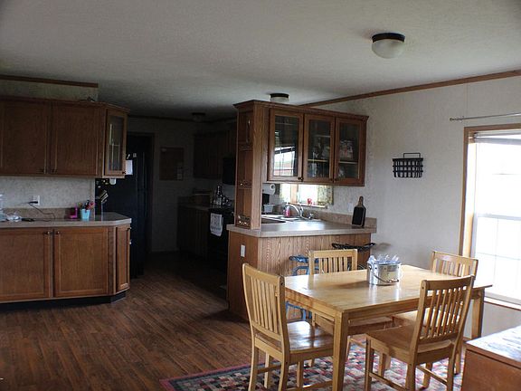 5th image of 3752 124f Ave NW