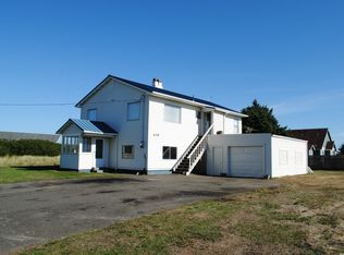 429 N Portal Loop SW, Ocean Shores, WA 98569