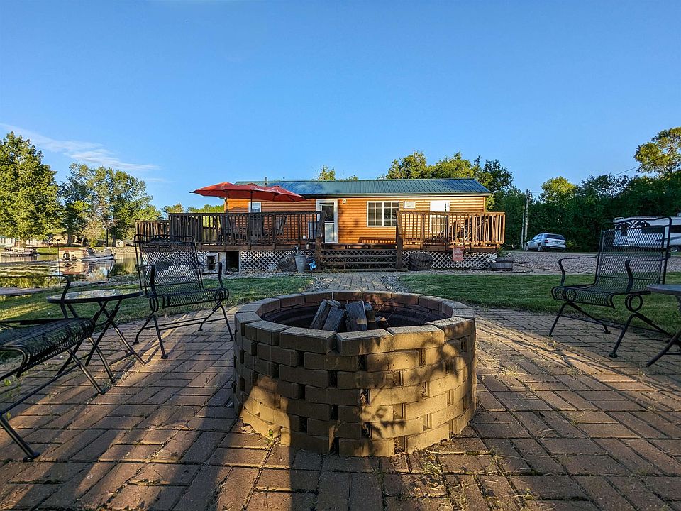 1st image of 130 River Dr