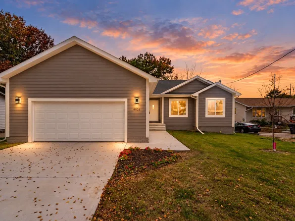 4026 Glover Ave, Des Moines, IA 50315