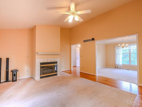3rd image of 560 Leo Dr