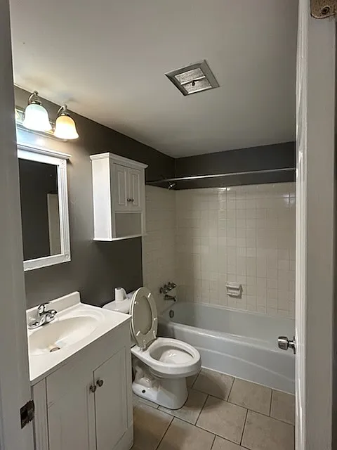 2 bed, 748 sqft, $1,165 — Photo 4