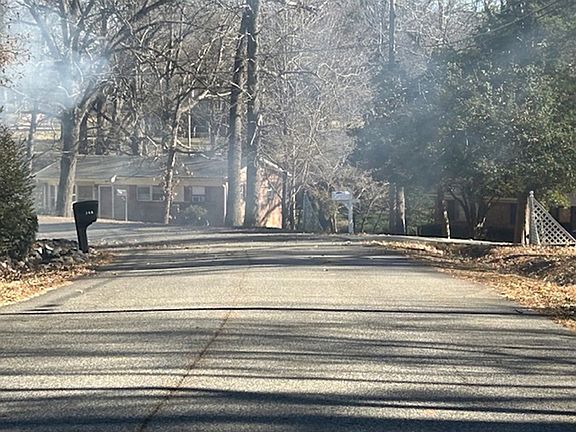 5th image of 706 Winterfield Rd