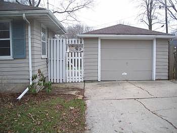 2nd image of 1702 Gross Ave